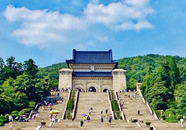 Dr-Sun-Yat-sen-Mausoleum-Nanjing Dr-Sun-Yat-sen-Mausoleum-Nanjing